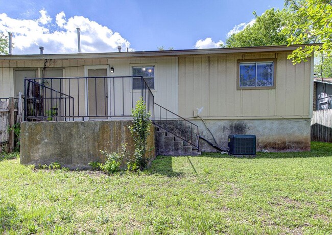 Building Photo - 7111 Dan-Jean Dr