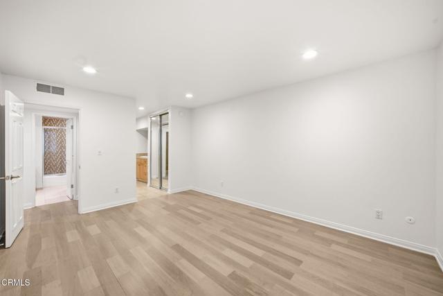 Building Photo - 1215 N Olive Dr