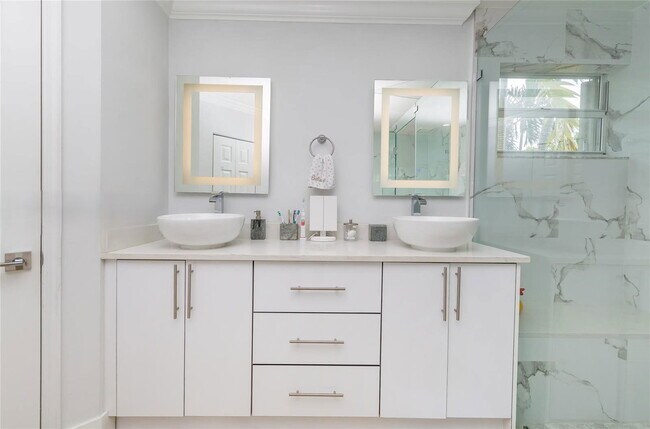 Building Photo - Southwest 123rd Avenue, Miami, FL 33186 - 4 BR 2.5 BA single-family home