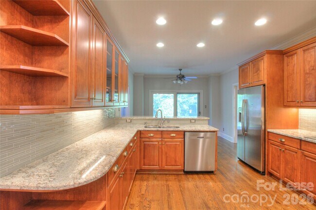 Building Photo - 1217 Weddington Hills Dr