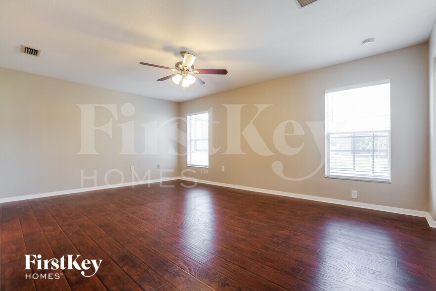 Building Photo - 3811 Trenton Ln