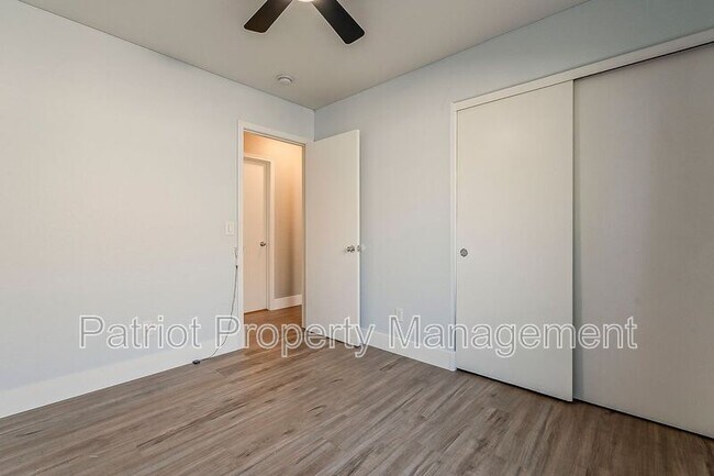Building Photo - 13930 W Country Gables Dr