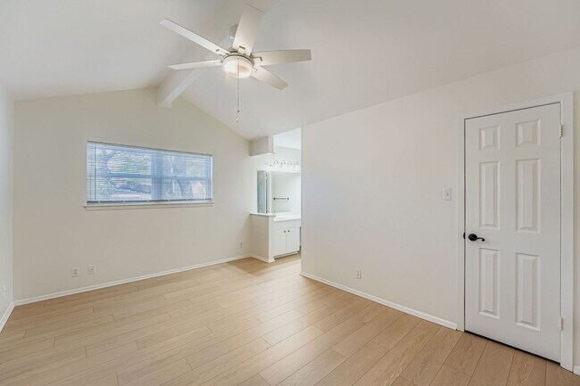Building Photo - Ranch Style Home For Lease on Huge Lot in ...
