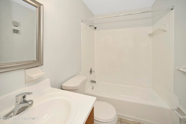 Building Photo - 1734 Avocado Ave