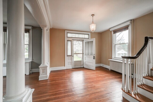 Building Photo - 1500 Carrollton Ave