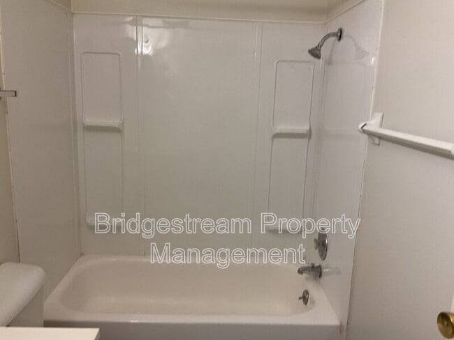 Building Photo - 3015-1D Idlewild Dr