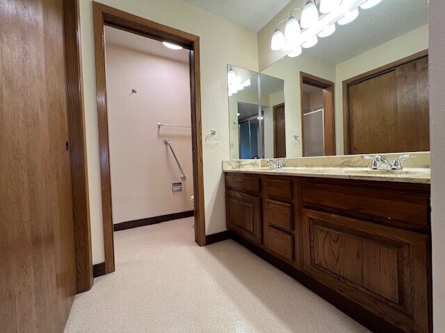 Building Photo - 3988 Fairway Hills Dr