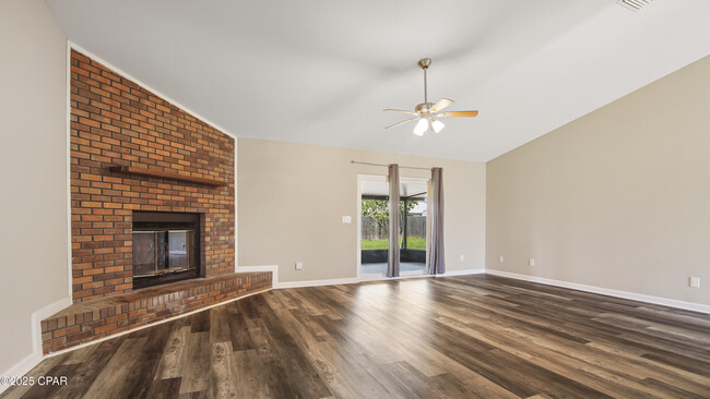 Building Photo - 1430 Tina Ave