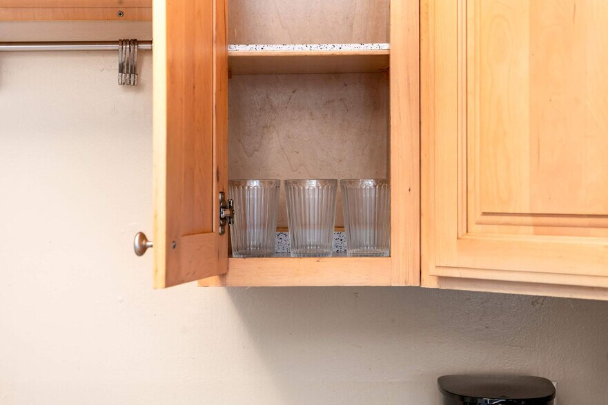 Building Photo - 2312 Bonar St