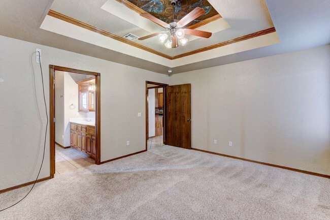 Building Photo - 500 Loyd Ln