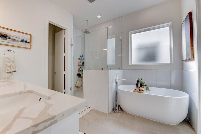 Building Photo - 3517 McIlhenny St