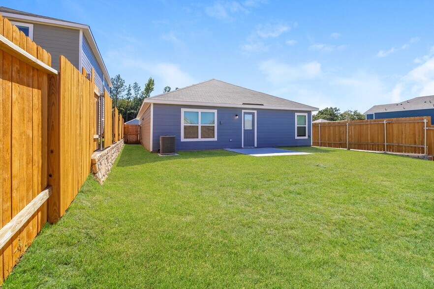 Building Photo - 26848 Steinbeck Dr