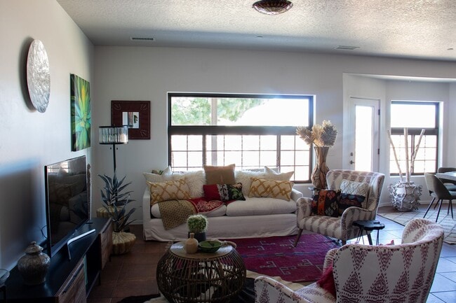 Building Photo - Unfurnished, 1-Year Long-Term Rental
