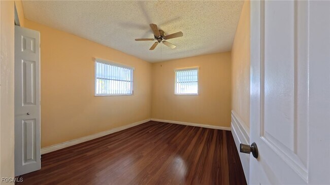 Building Photo - 10 Dawn Flower Cir