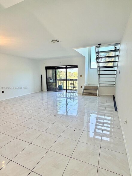 Building Photo - 281 W Park Dr