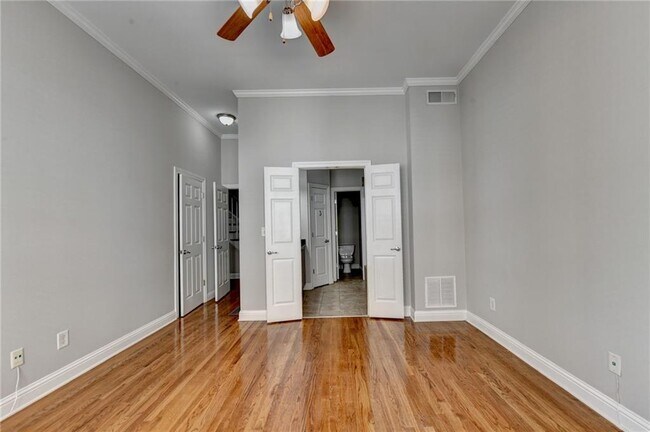Building Photo - 813 Clifton Heights Ln NE
