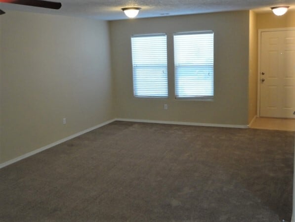 Building Photo - 1232 Maple Meadows Dr NE