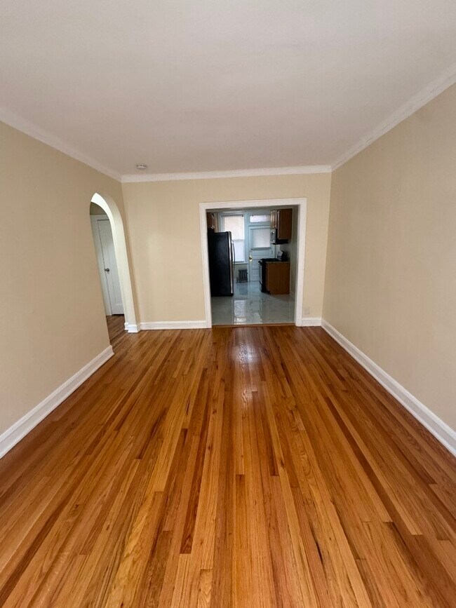 Building Photo - 6214 N Mozart St