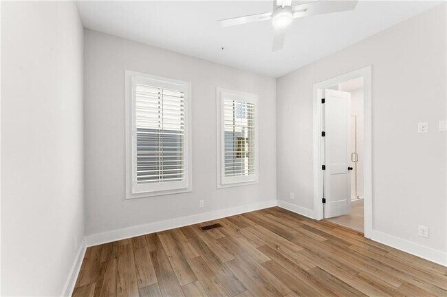 Building Photo - 1272 Longreen Ter NW