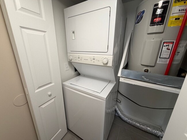 Building Photo - ANNUAL RENTAL - 1 BED / 1 BATH CONDO AT MYSTIC GARDENS