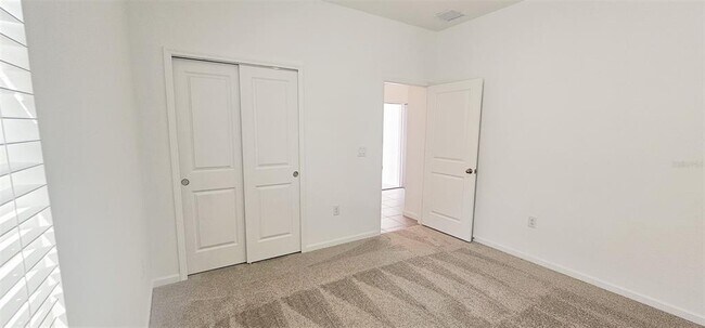 Building Photo - 500 Silver Palm Dr