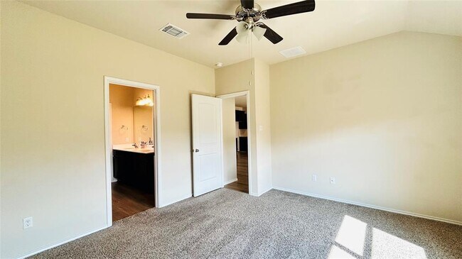 Building Photo - 180 Onna St