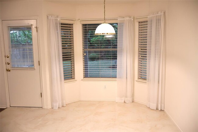 Building Photo - 3120 Cohoba Dr