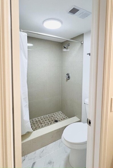 Building Photo - 500 Egret Cir