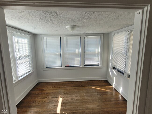 Building Photo - 629 Carlyle Pl