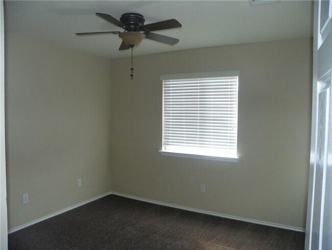 Building Photo - 14001 Cambourne Dr