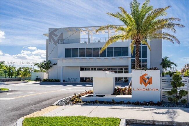 Building Photo - 6410 NW 105th Pl