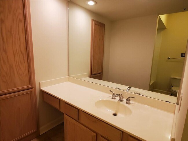 Building Photo - 3777 Peachtree Rd NE