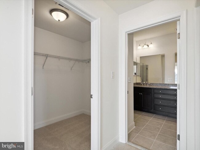Building Photo - 25041 Tanager Ln