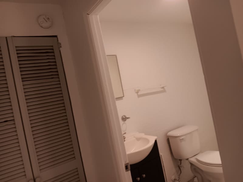 Building Photo - 1120 Northshore Dr