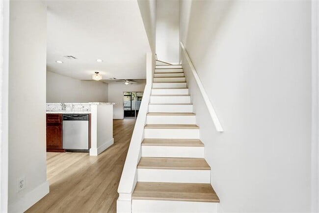 Building Photo - 35 SW 3rd St