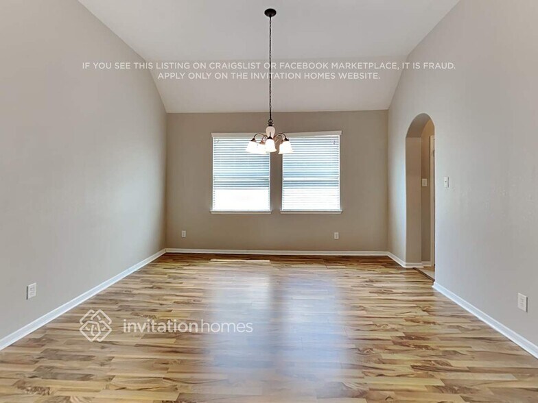 Building Photo - 625 Rocky Hollow Ln