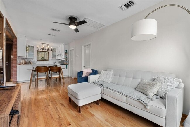 Building Photo - 4610 Avenue B