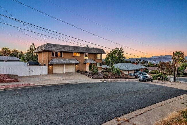 Building Photo - 4 Bedrooms, 3 Bathroom, Two Story Home With Pool
