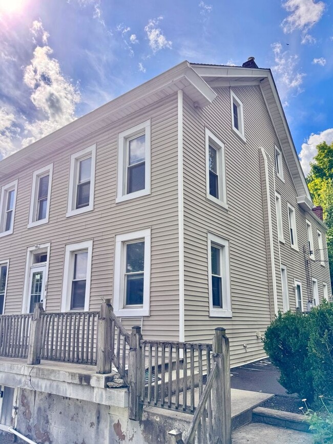 Building Photo - 1847 E Emmaus Ave
