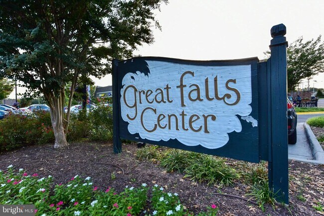 Building Photo - 11922 Holly Spring Dr