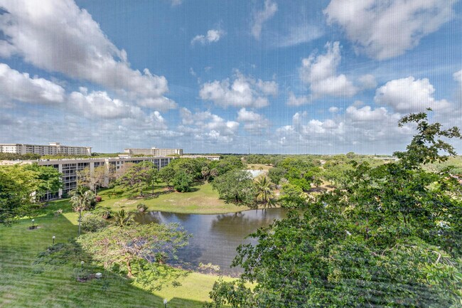 Building Photo - 3499 Oaks Way