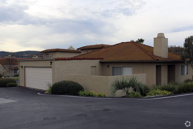 Building Photo - Ascot Park Meadows