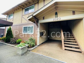 Building Photo - Fircrest Area 3 Bedroom Apartment