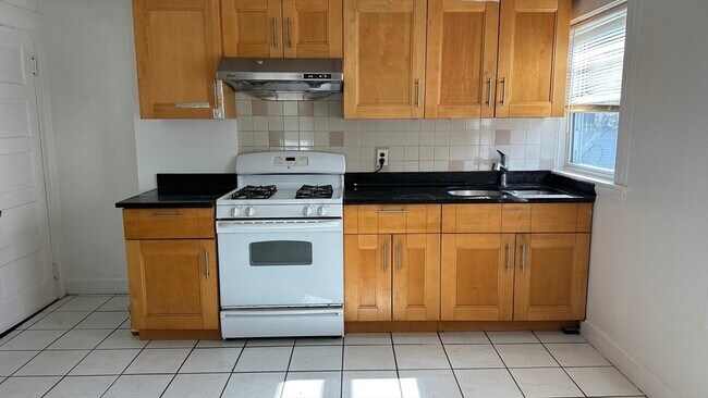 Building Photo - 51 Flynt St