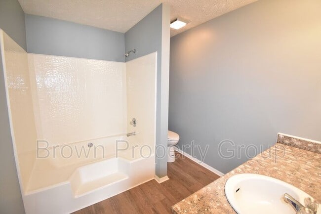 Building Photo - 1909 Tryon Dr