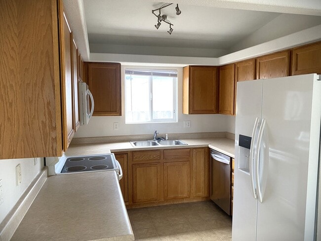 Building Photo - 3906 Charles St