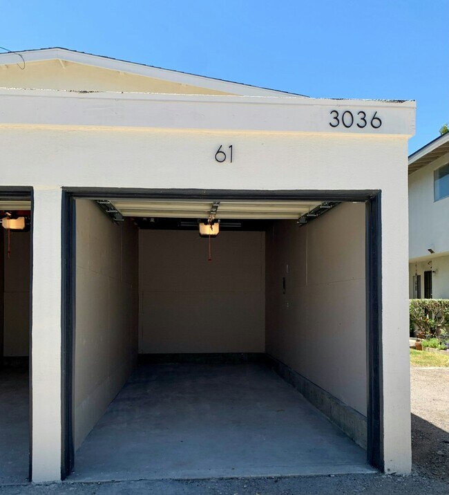 Building Photo - 3036 Coolidge Ave