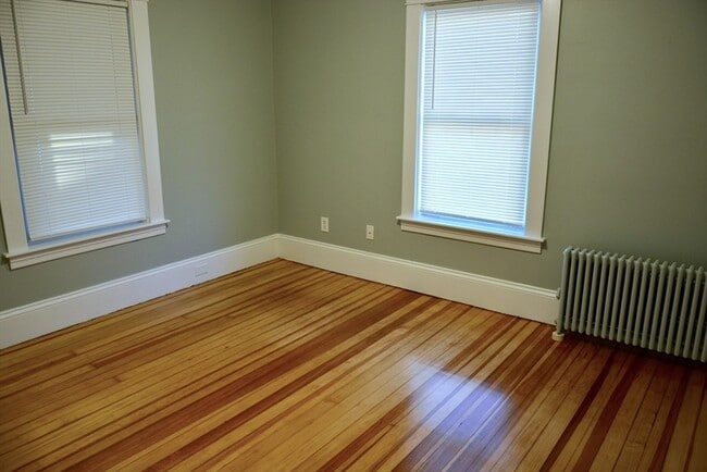 Building Photo - 27 Emmons St