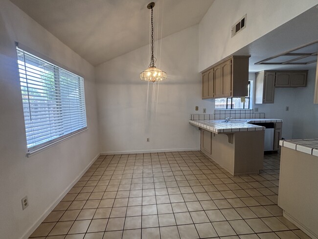 Building Photo - 5208 Maximillian Dr