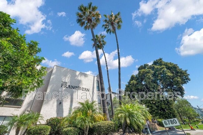 Building Photo - 6780 Friars Rd